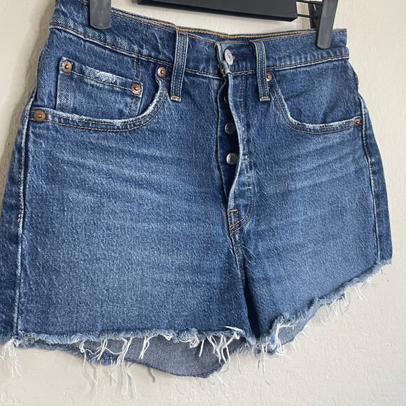 Levi’s 501 High Rise Denim Cut-off Button Fly Shorts Womens - Size W26 - Picture 2 of 5